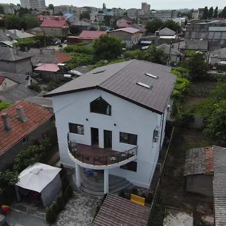 Clara Guest house